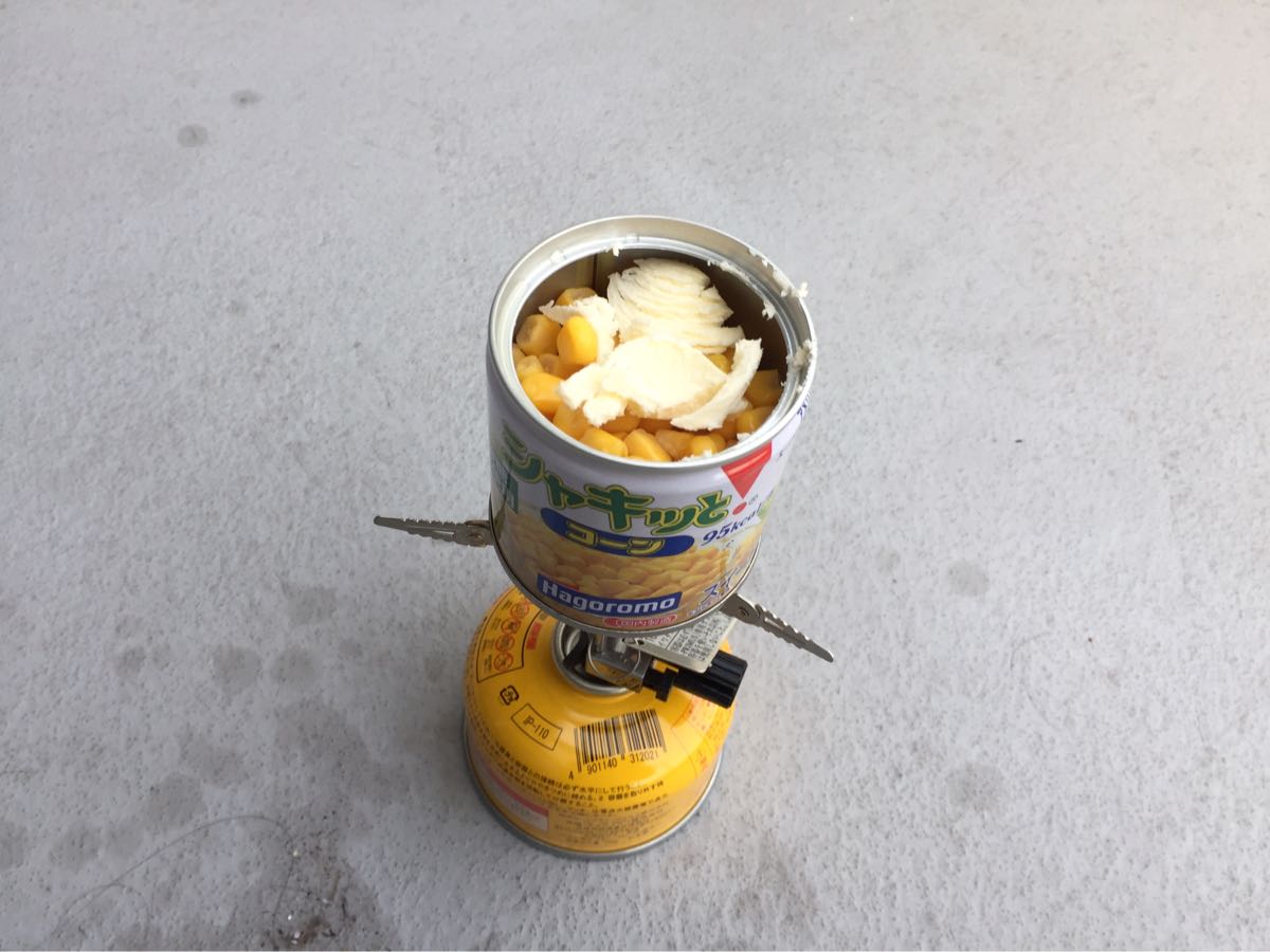 シングルバーナーと缶詰だけで作る缶詰料理 コーンバター