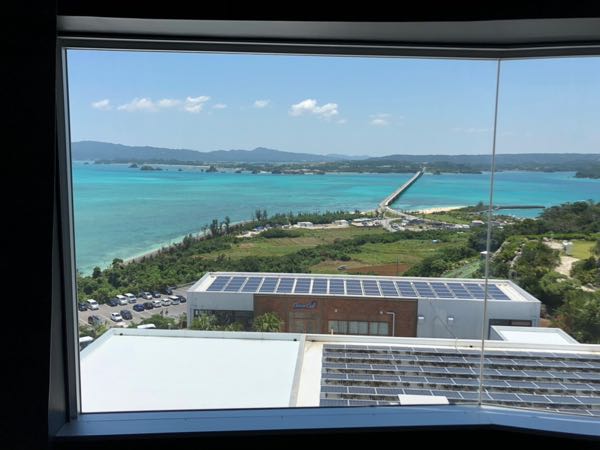 沖縄県絶景スポット 古宇利オーシャンタワーからの景色が意識が遠のくレベル。