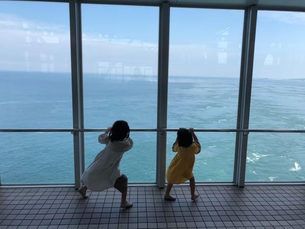 大鳴門橋「渦の道」からの眺め